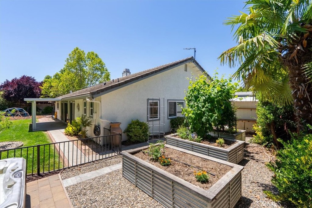 1712 Current, Paso Robles, CA 93446
