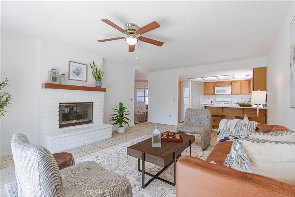 927 Saint Ann Dr, Paso Robles, CA 93446