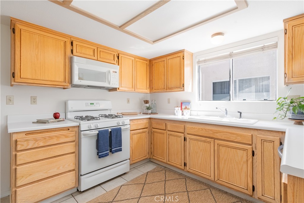 927 Saint Ann Dr, Paso Robles, CA 93446