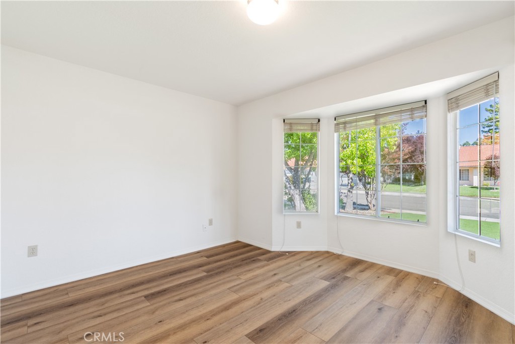 927 Saint Ann Dr, Paso Robles, CA 93446