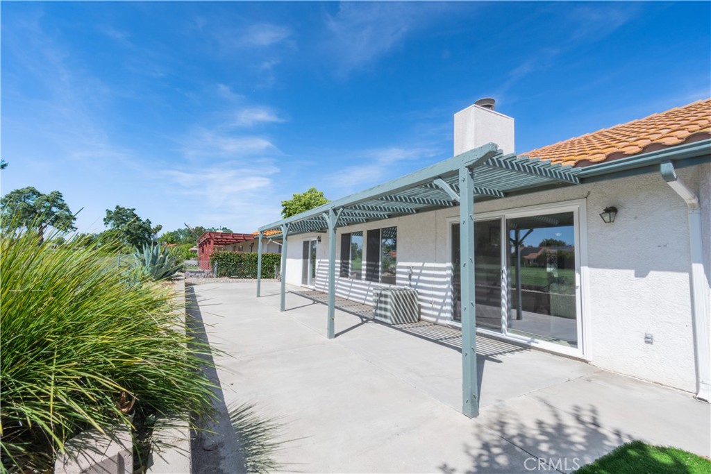 927 Saint Ann Dr, Paso Robles, CA 93446