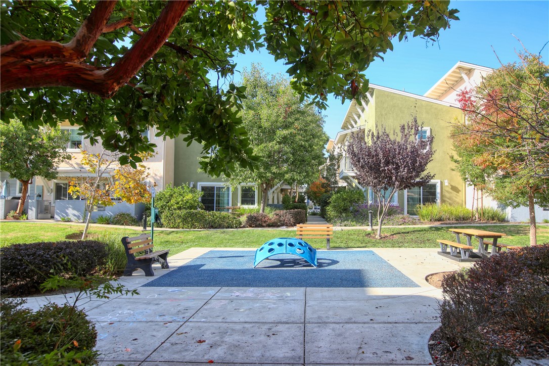 864 Lawrence, San Luis Obispo, CA 93401