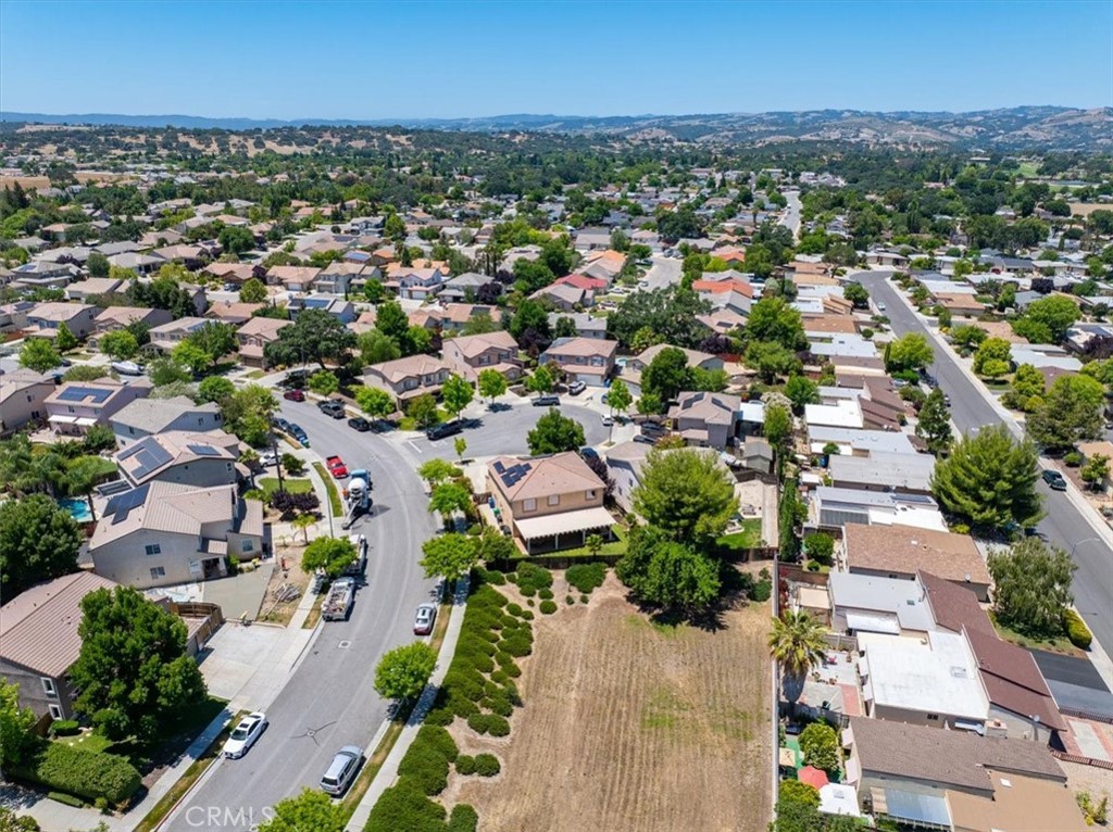 2306 Latigo Ct, Paso Robles, CA 93446