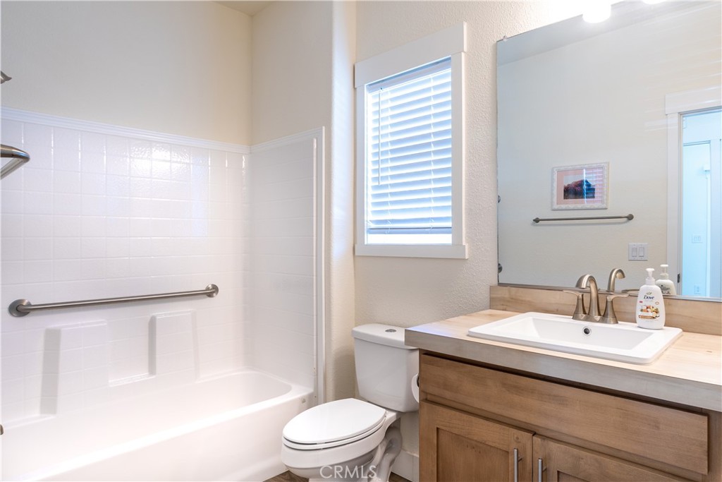 391 Lark Dr, Paso Robles, CA 93446