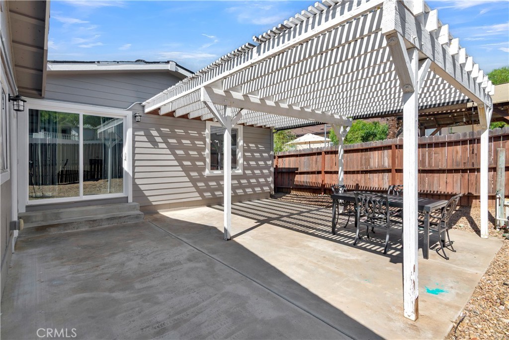 2425 Bridle Trail Ln, Paso Robles, CA 93446