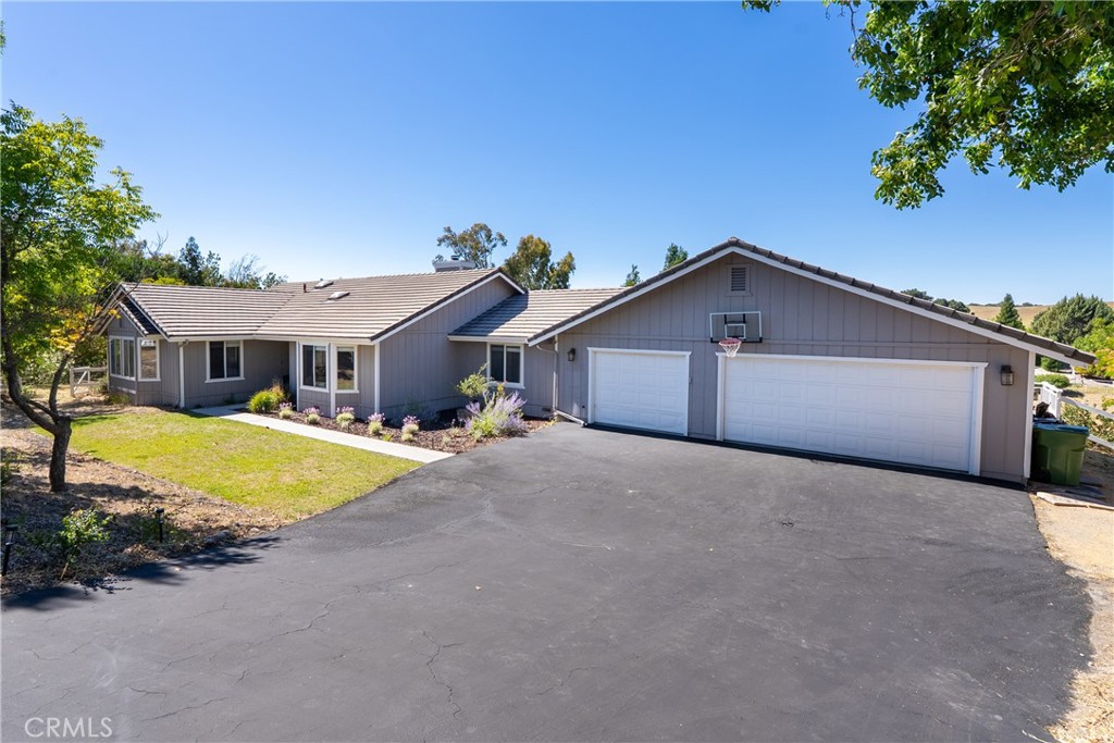 164 Helgren Ct, Templeton, CA 93465