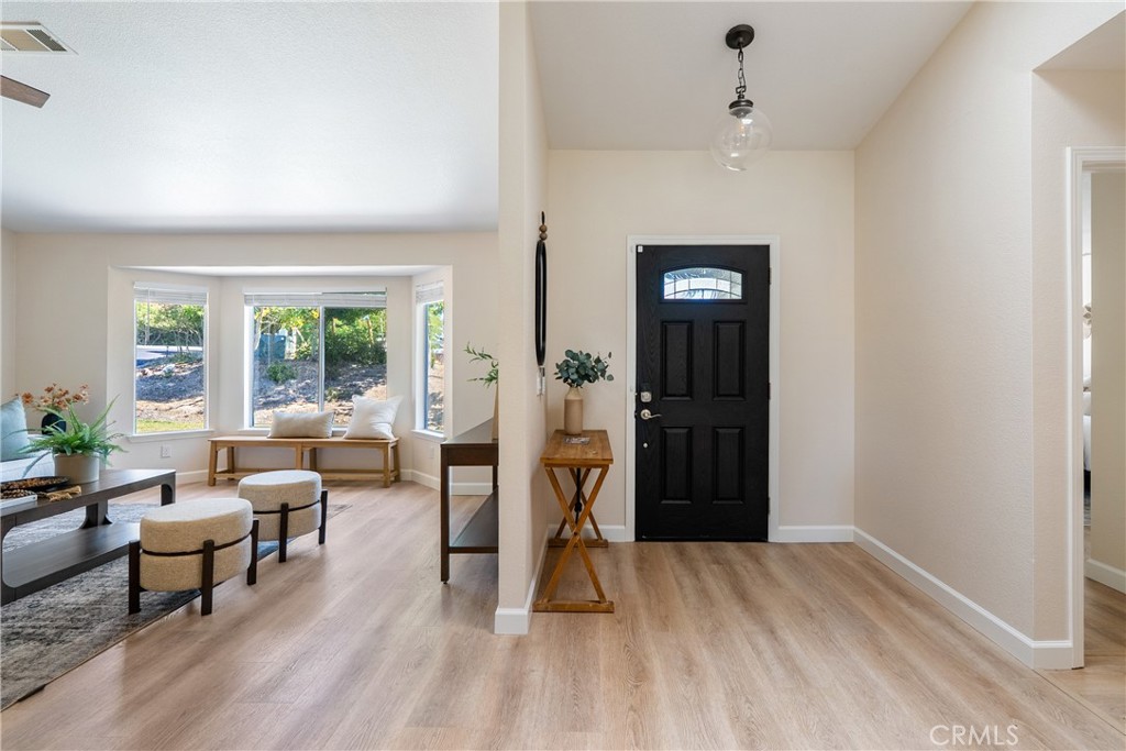 164 Helgren Ct, Templeton, CA 93465