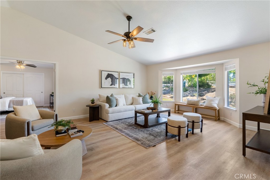 164 Helgren Ct, Templeton, CA 93465
