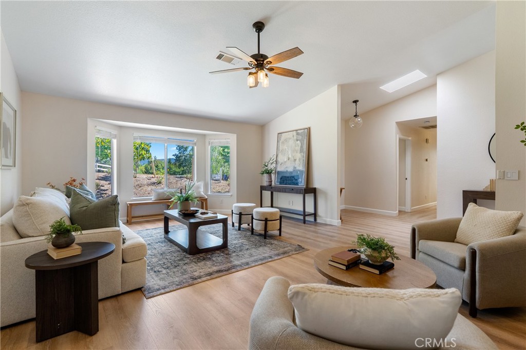 164 Helgren Ct, Templeton, CA 93465