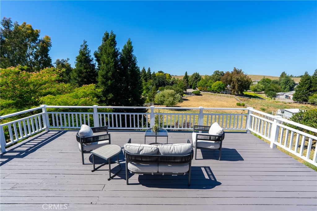 164 Helgren Ct, Templeton, CA 93465