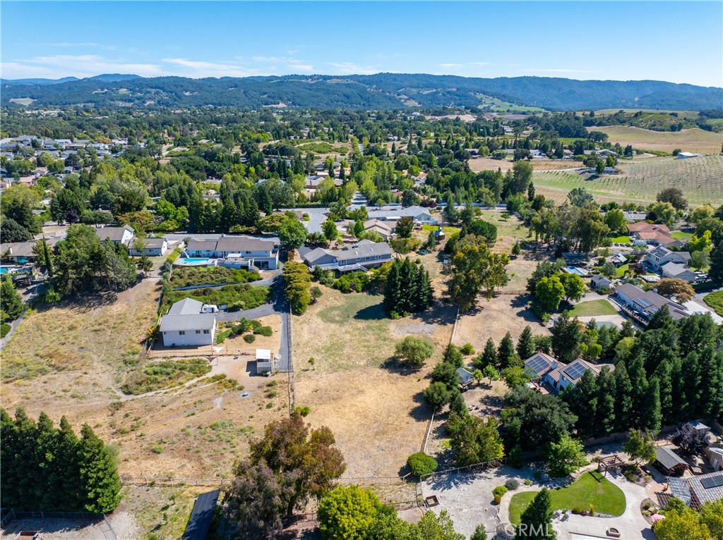 164 Helgren Ct, Templeton, CA 93465