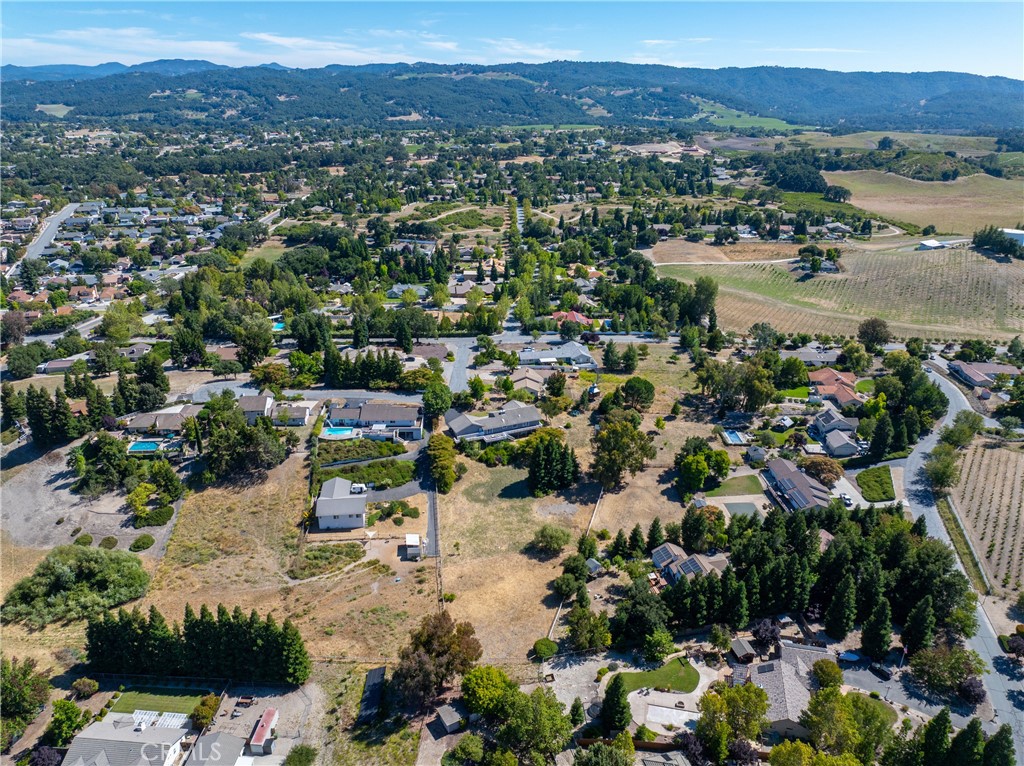164 Helgren Ct, Templeton, CA 93465