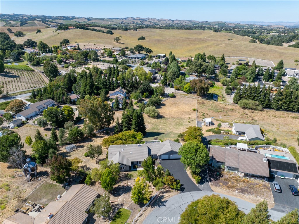 164 Helgren Ct, Templeton, CA 93465