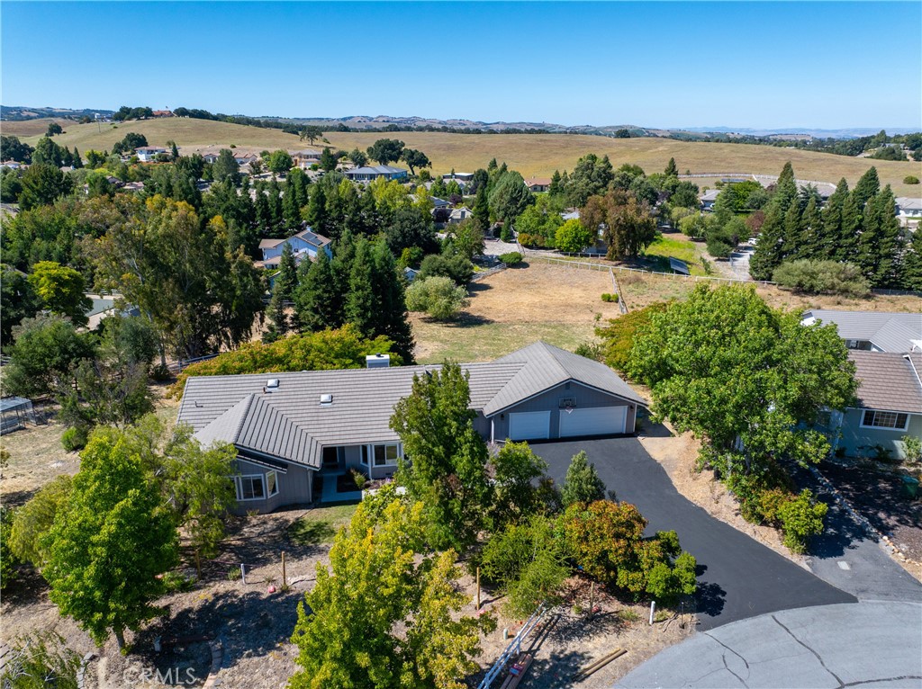 164 Helgren Ct, Templeton, CA 93465