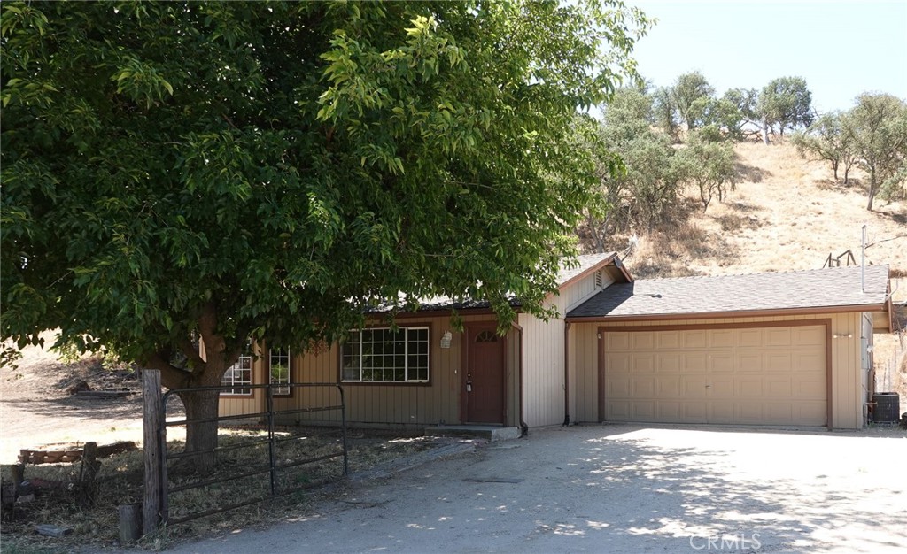 7950 Blue Moon Rd, Paso Robles, CA 93446