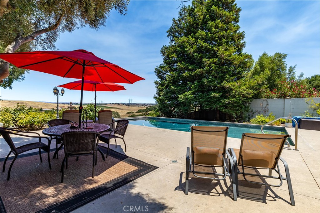 2045 Vista De La Vina, Templeton, CA 93465