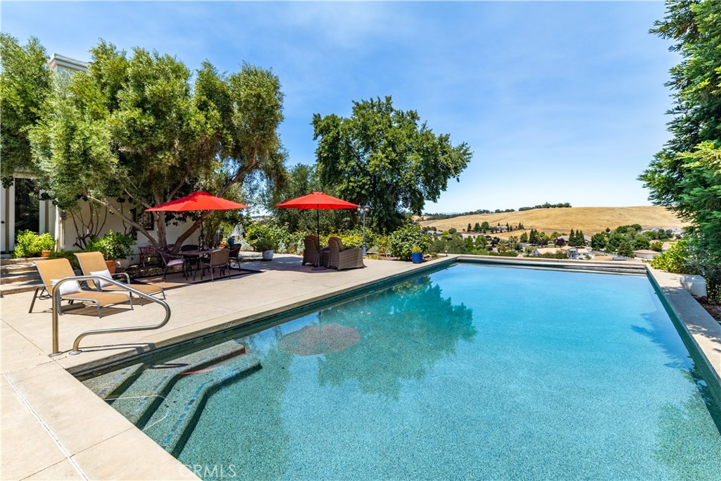 2045 Vista De La Vina, Templeton, CA 93465