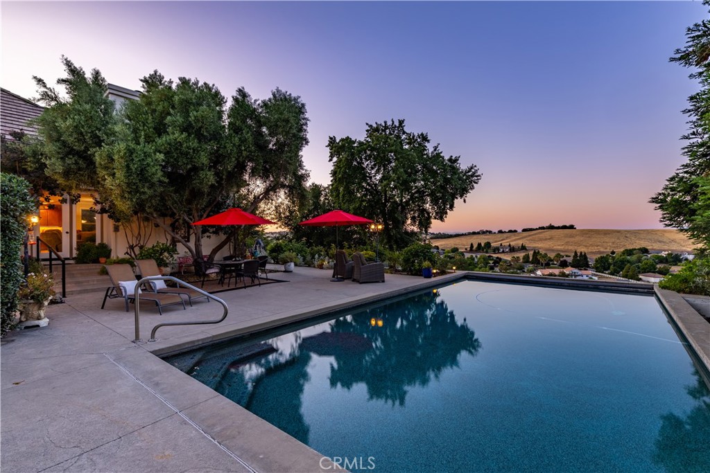 2045 Vista De La Vina, Templeton, CA 93465