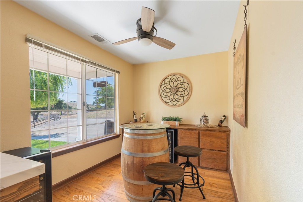 2085 Hanging Tree, Templeton, CA 93465