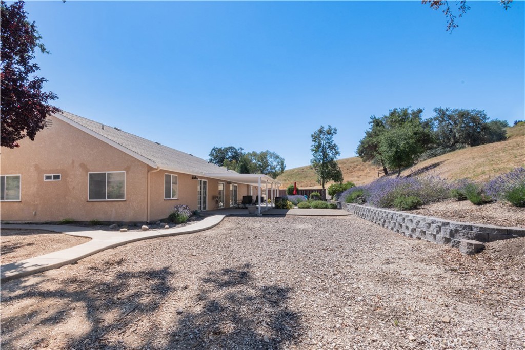 2085 Hanging Tree, Templeton, CA 93465