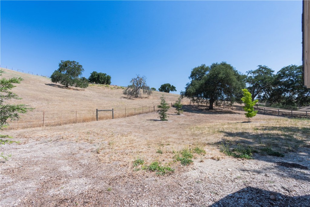 2085 Hanging Tree, Templeton, CA 93465