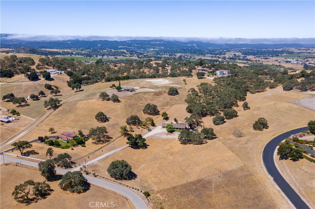 2085 Hanging Tree, Templeton, CA 93465