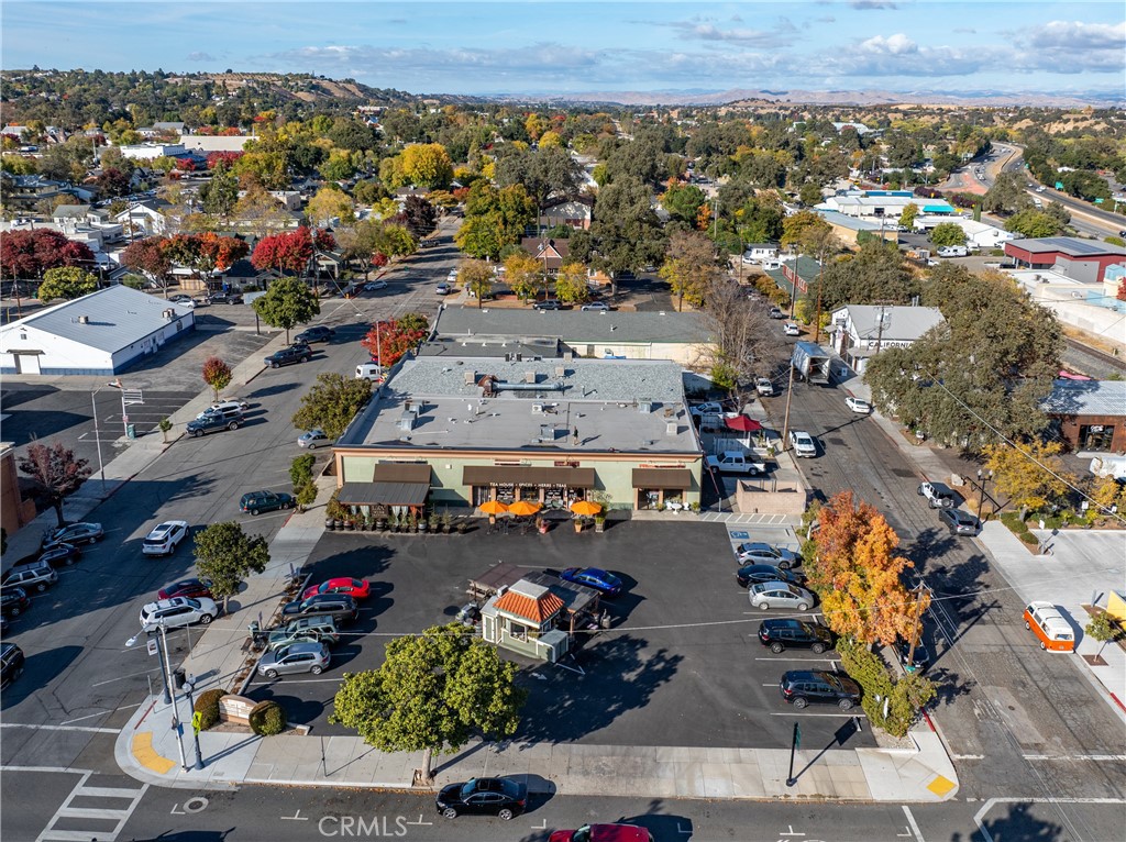 915 13th St, Paso Robles, CA 93446