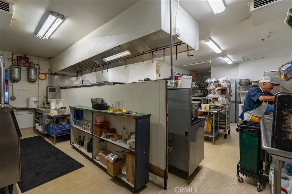 915 13th St, Paso Robles, CA 93446