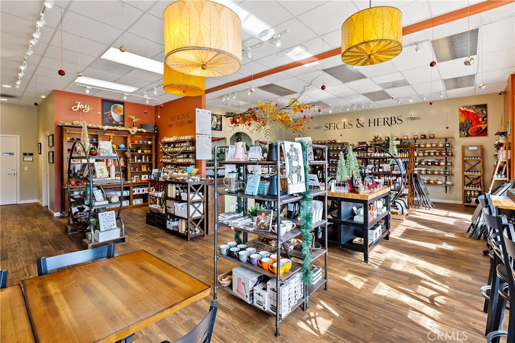 915 13th St, Paso Robles, CA 93446