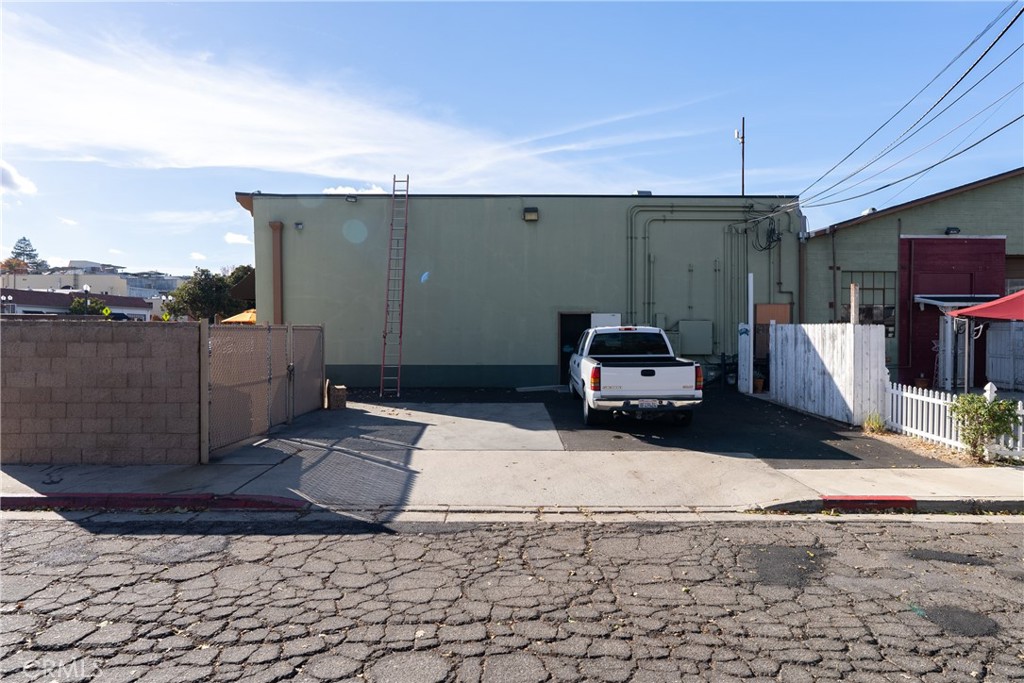 915 13th St, Paso Robles, CA 93446