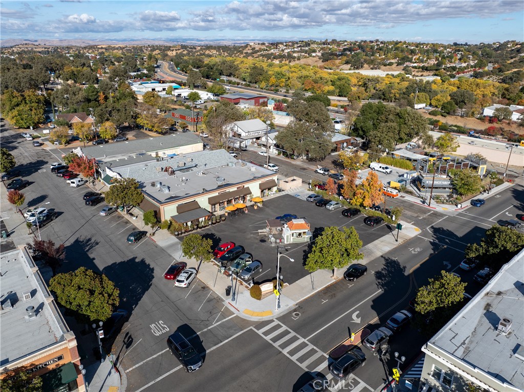 915 13th St, Paso Robles, CA 93446
