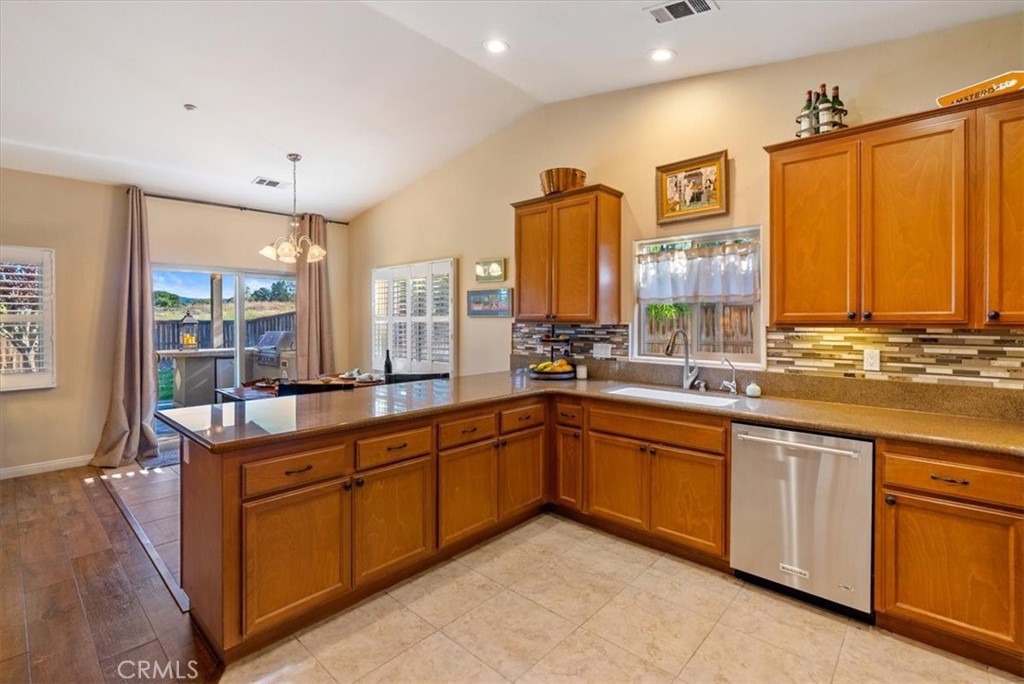 925 Rosebay Way, Templeton, CA 93465