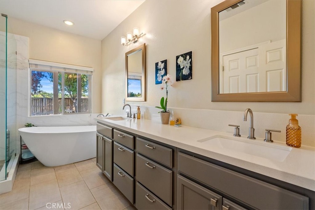 925 Rosebay Way, Templeton, CA 93465