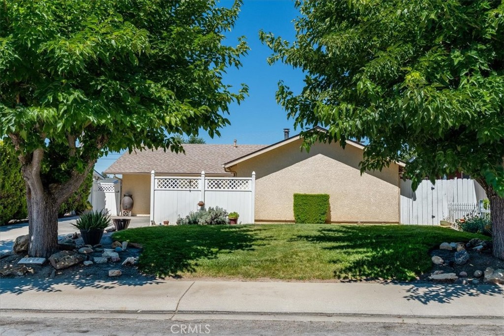 1226 Dorothy St, Paso Robles, CA 93446