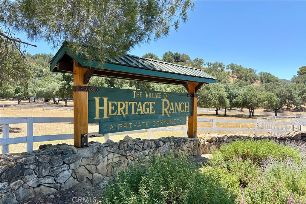 2148 Yellow Feather Cir, Paso Robles, CA 93446