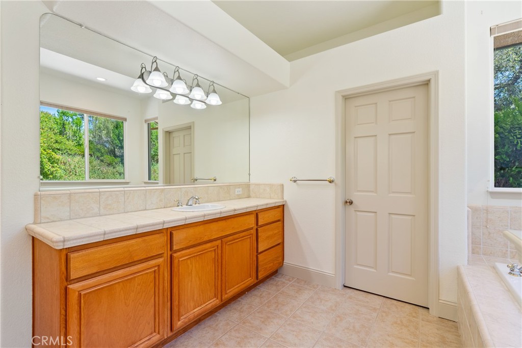 12709 Paso Verde Ct, Atascadero, CA 93422