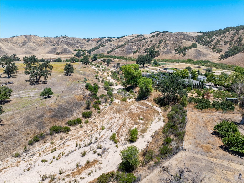 5750 El Pharo, Paso Robles, CA 93446