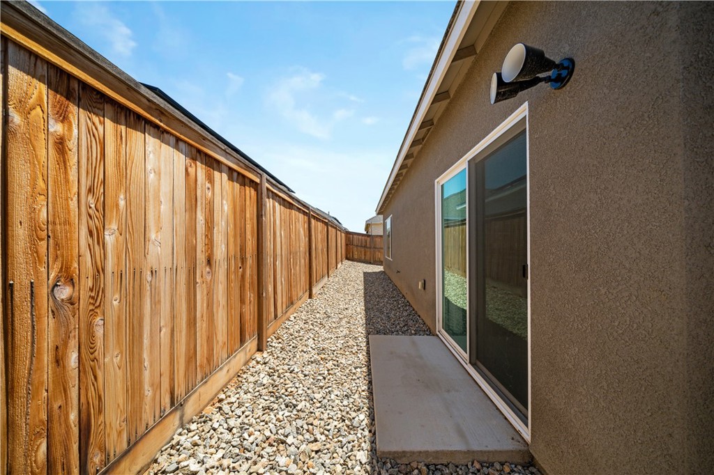 9626 Greenwood Glen, Shafter, CA 93263