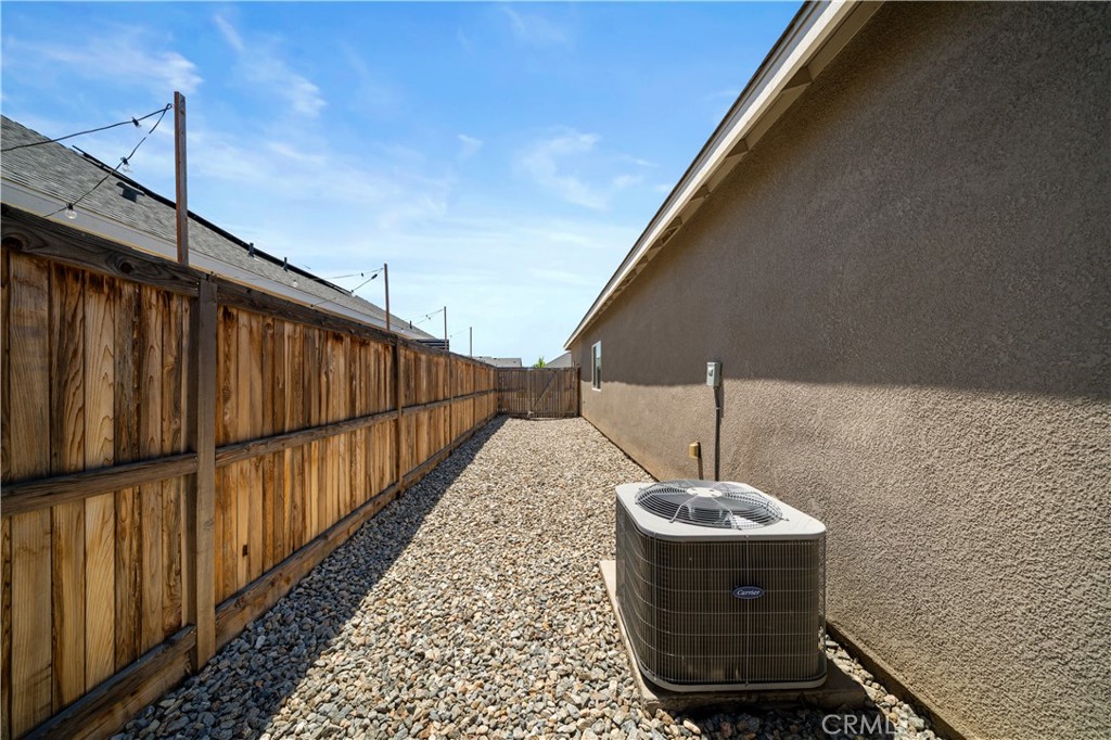 9626 Greenwood Glen, Shafter, CA 93263