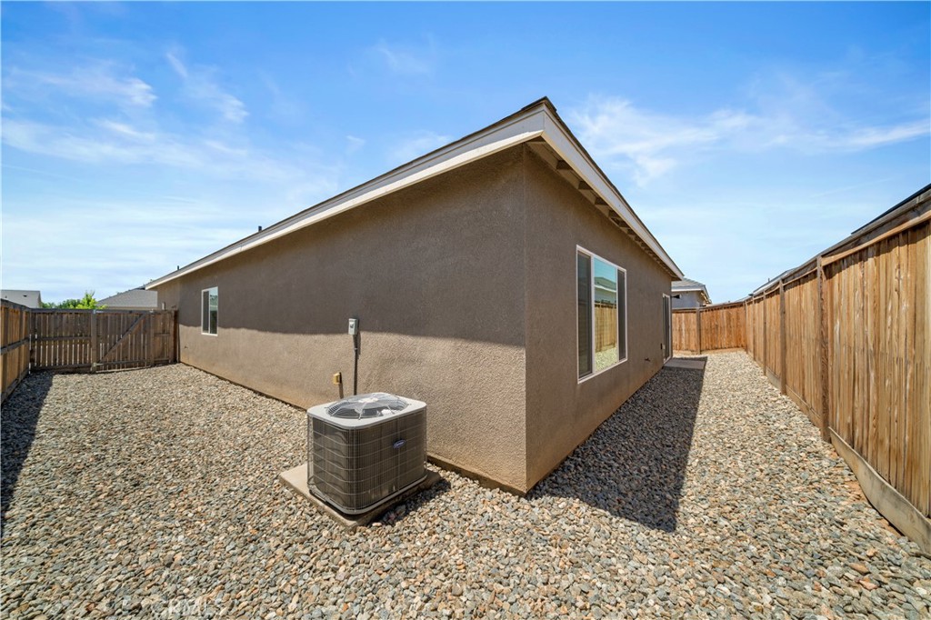 9626 Greenwood Glen, Shafter, CA 93263