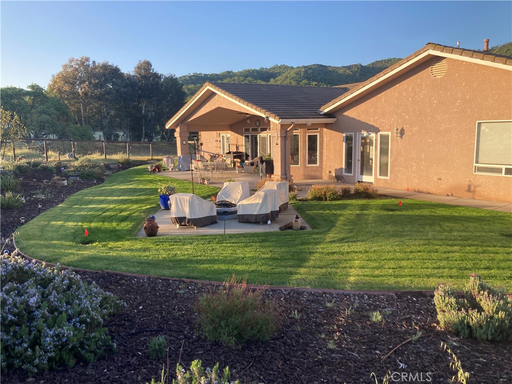 1615 Buggywhip Ln, Paso Robles, CA 93446