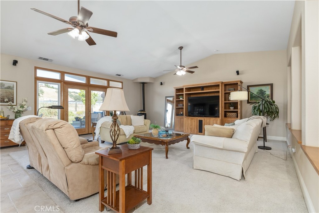 1615 Buggywhip Ln, Paso Robles, CA 93446