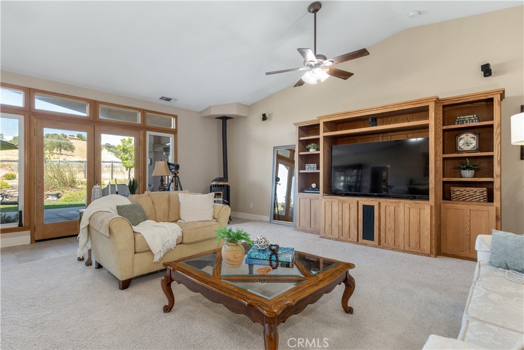 1615 Buggywhip Ln, Paso Robles, CA 93446