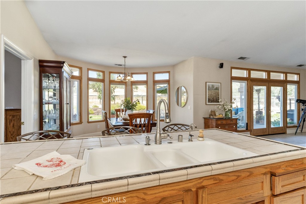 1615 Buggywhip Ln, Paso Robles, CA 93446
