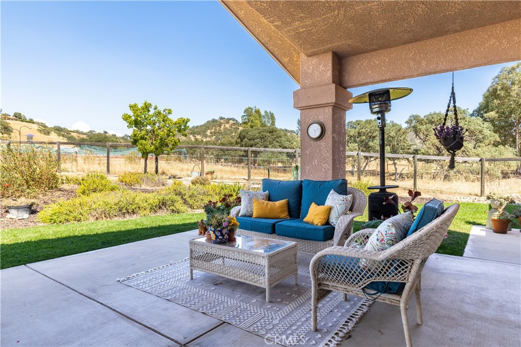 1615 Buggywhip Ln, Paso Robles, CA 93446