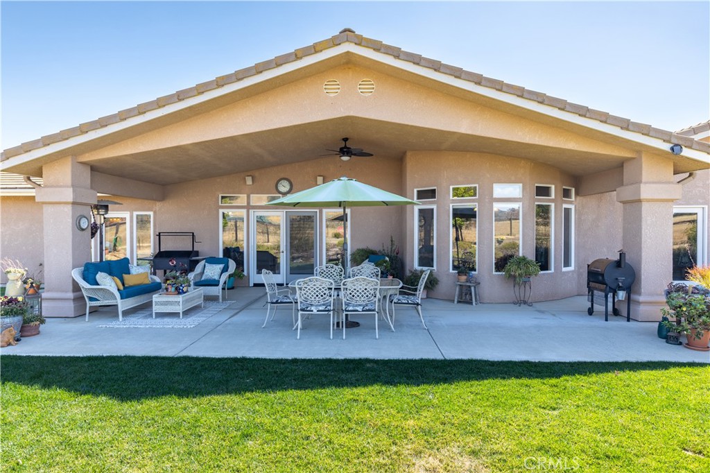 1615 Buggywhip Ln, Paso Robles, CA 93446