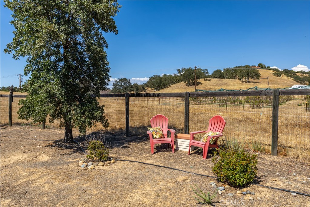 1615 Buggywhip Ln, Paso Robles, CA 93446