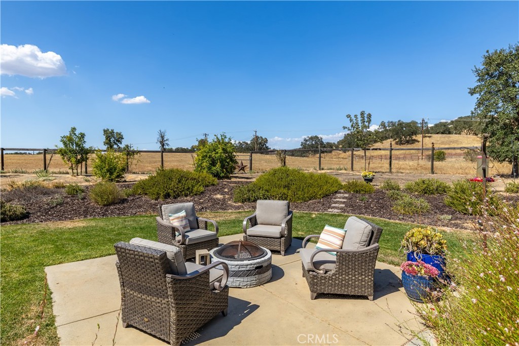 1615 Buggywhip Ln, Paso Robles, CA 93446