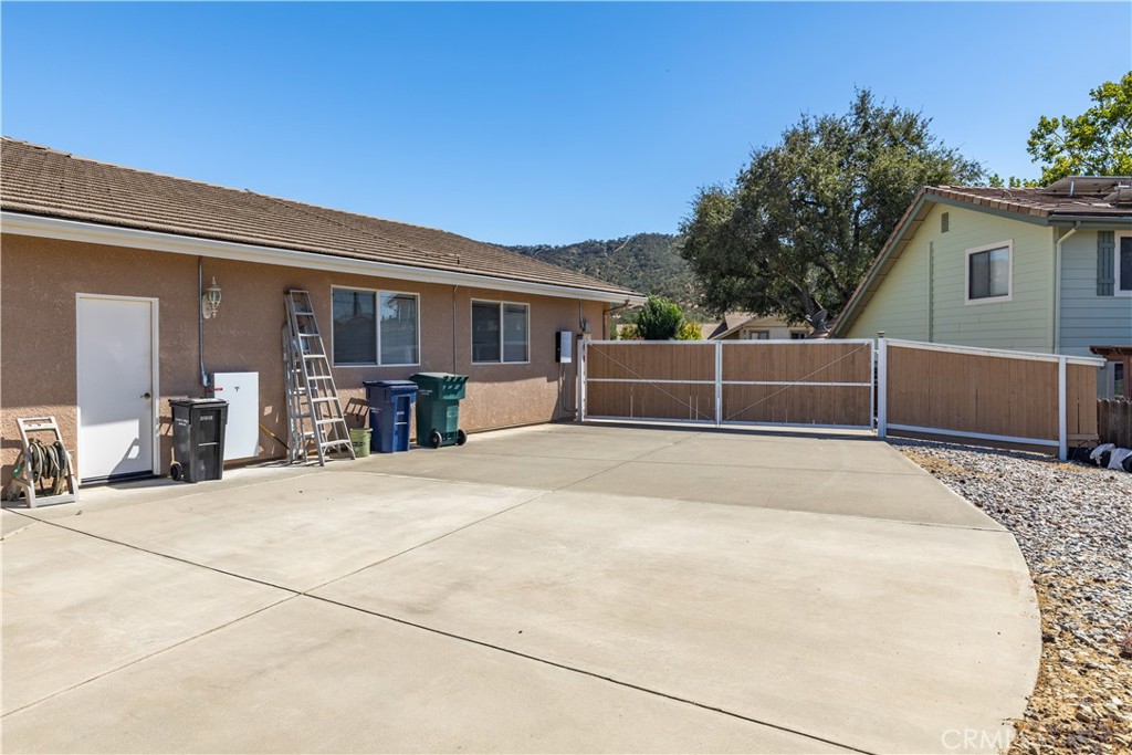 1615 Buggywhip Ln, Paso Robles, CA 93446