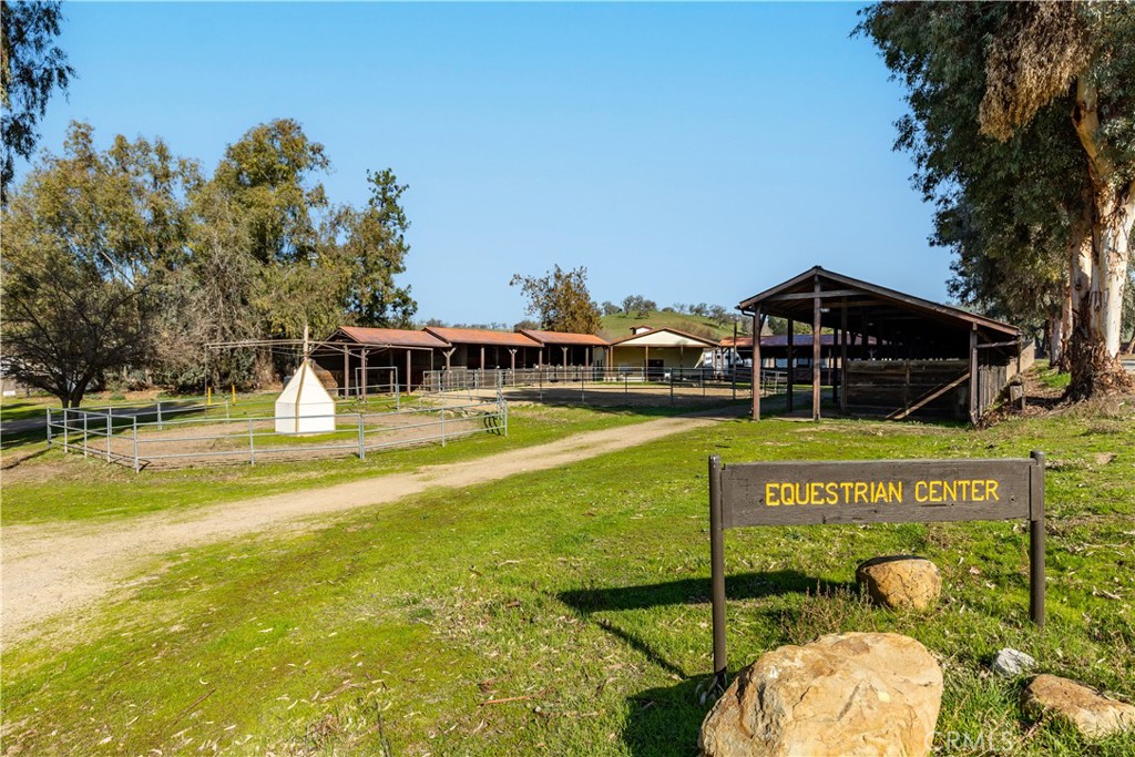 1615 Buggywhip Ln, Paso Robles, CA 93446